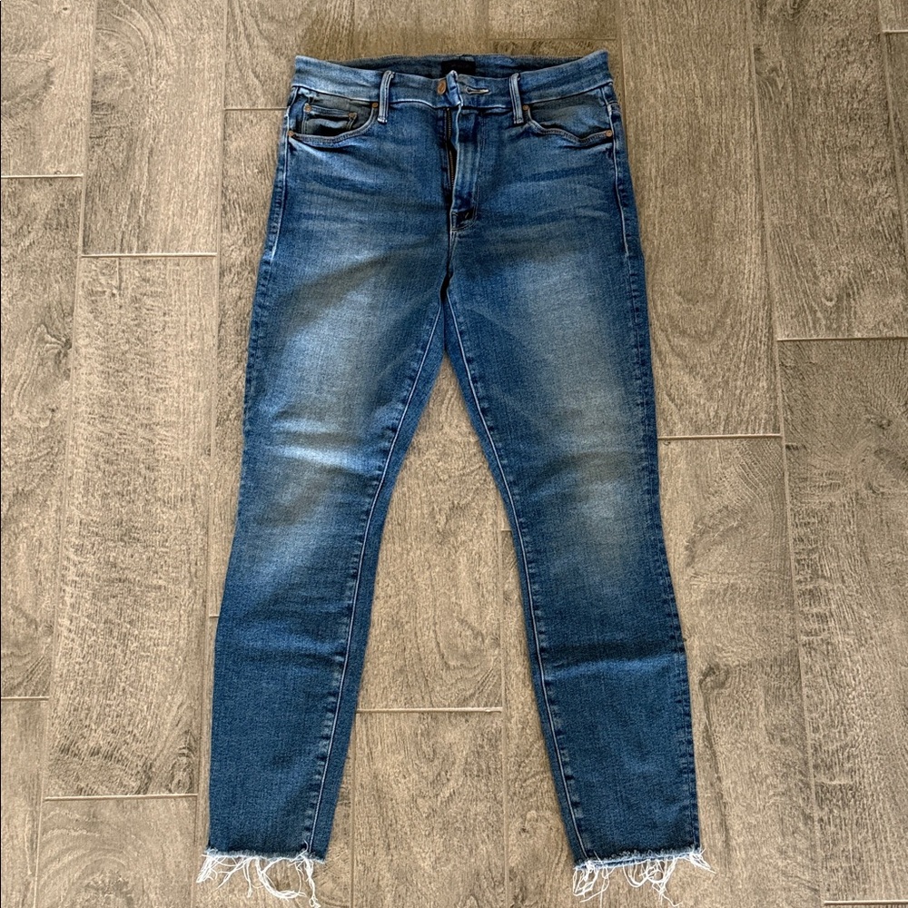 MOTHER Looker High Waisted Ankle Fray
